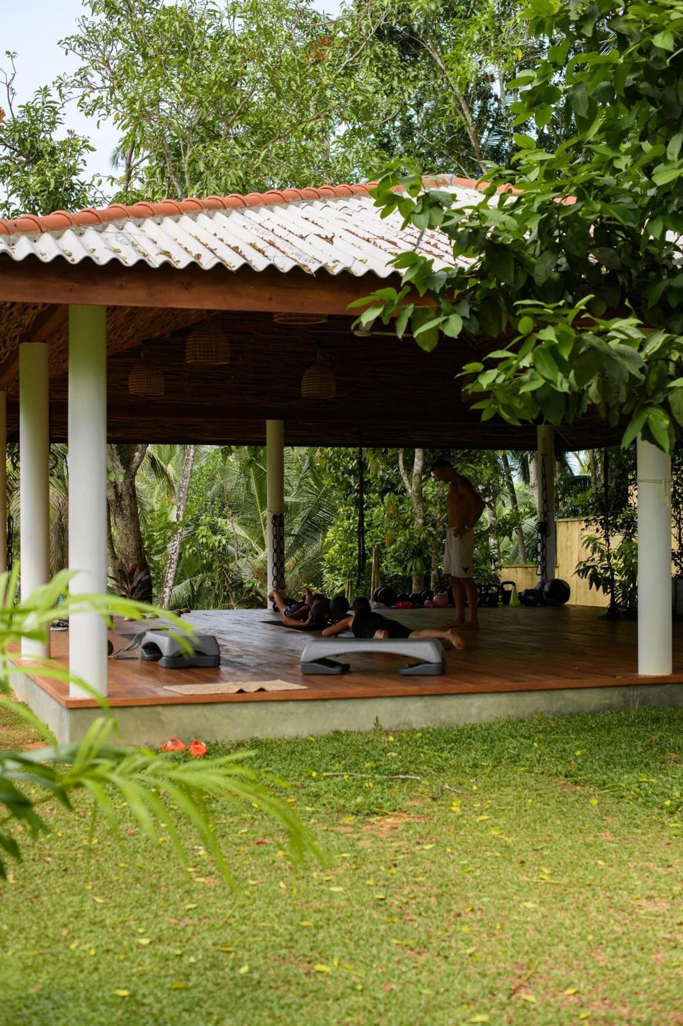Roots Retreat Hotell Unawatuna Exteriör bild