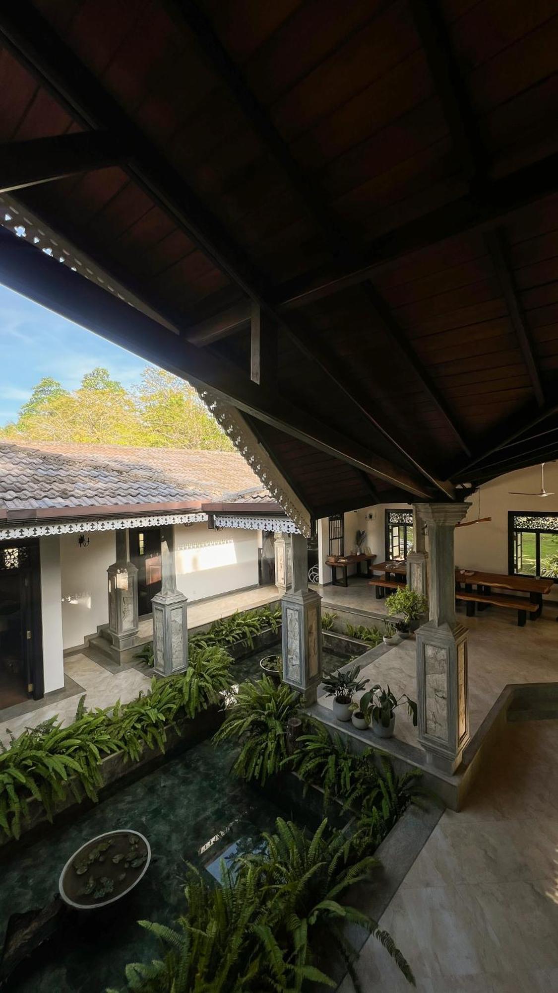 Roots Retreat Hotell Unawatuna Exteriör bild