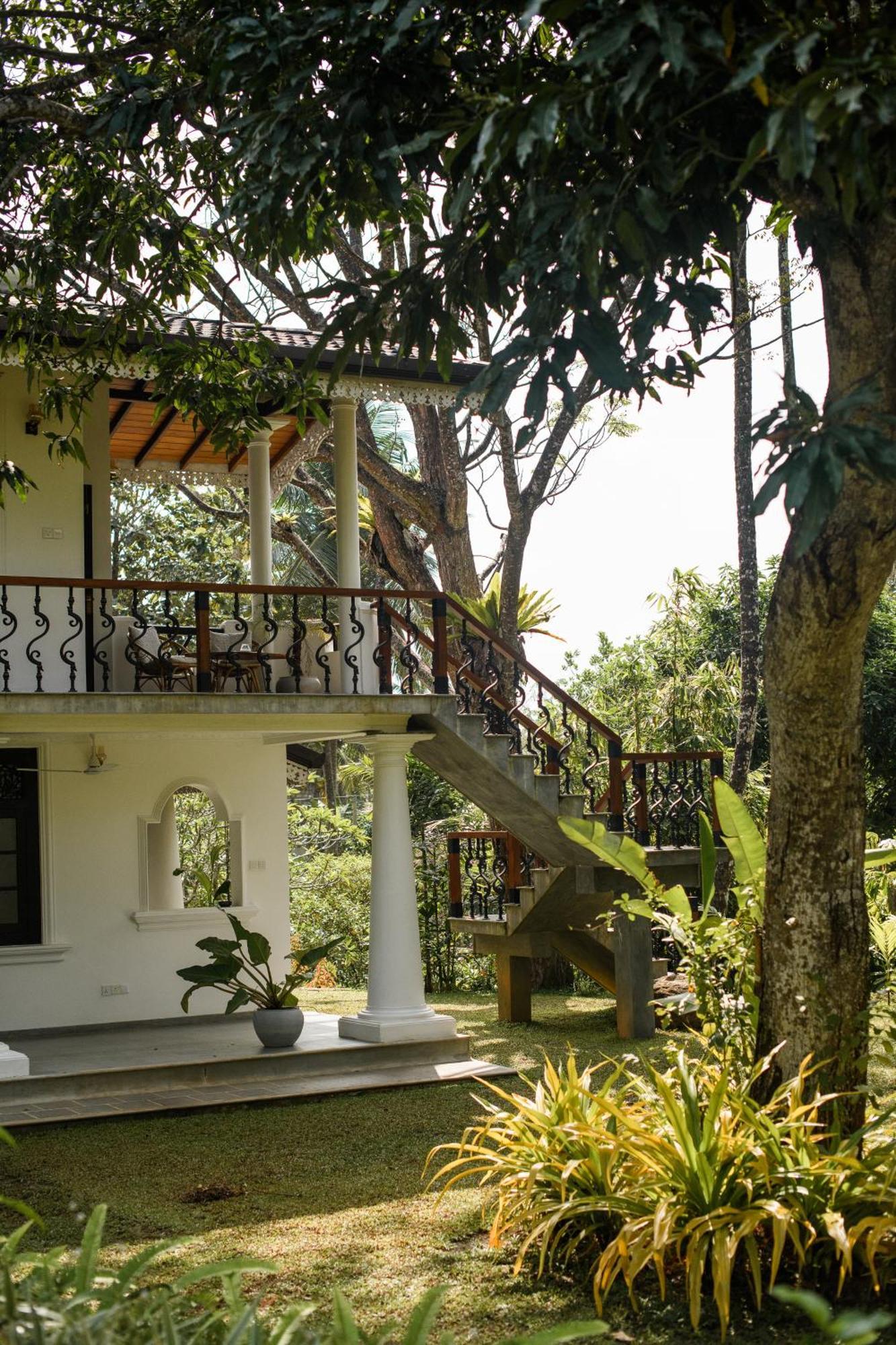 Roots Retreat Hotell Unawatuna Exteriör bild