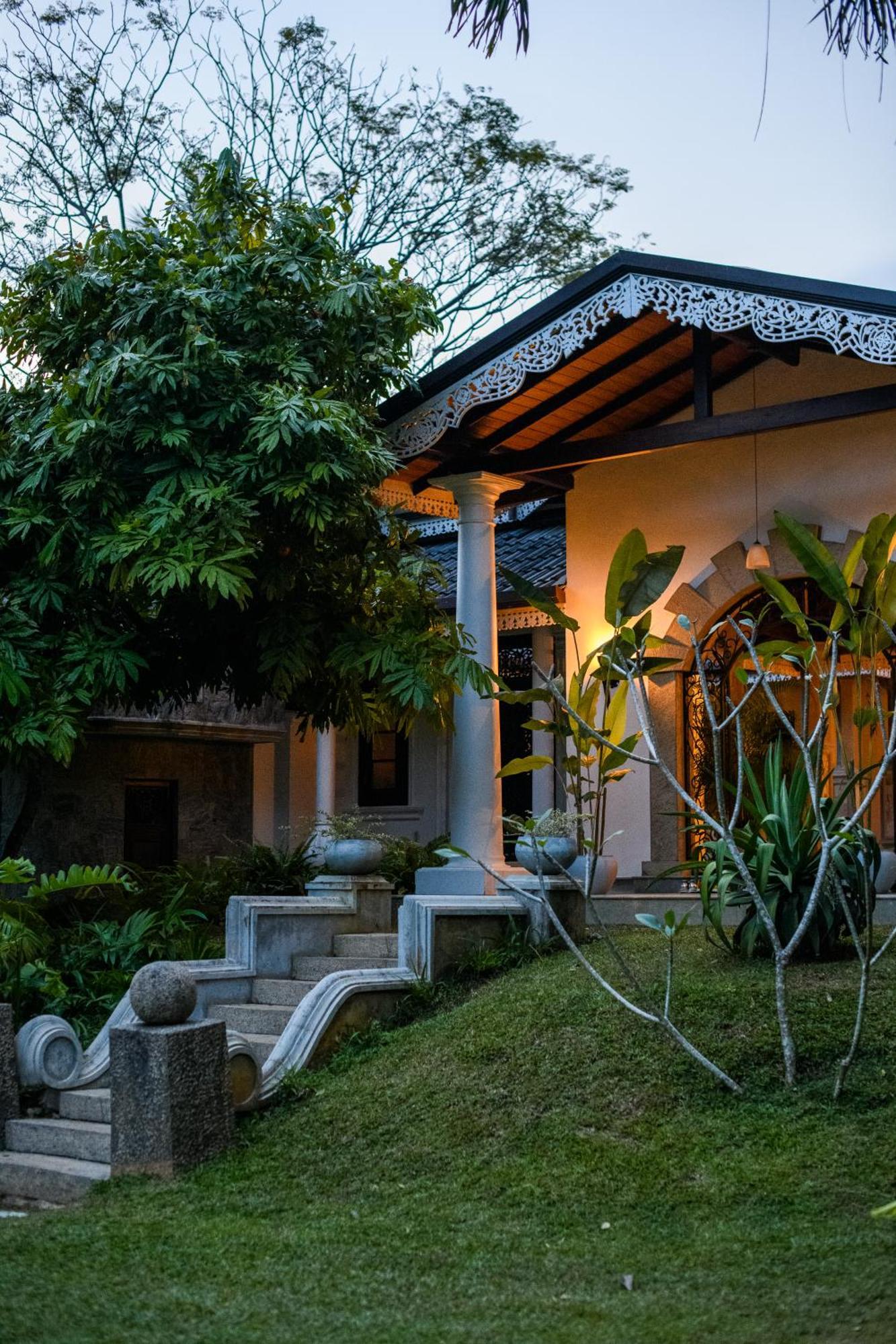 Roots Retreat Hotell Unawatuna Exteriör bild